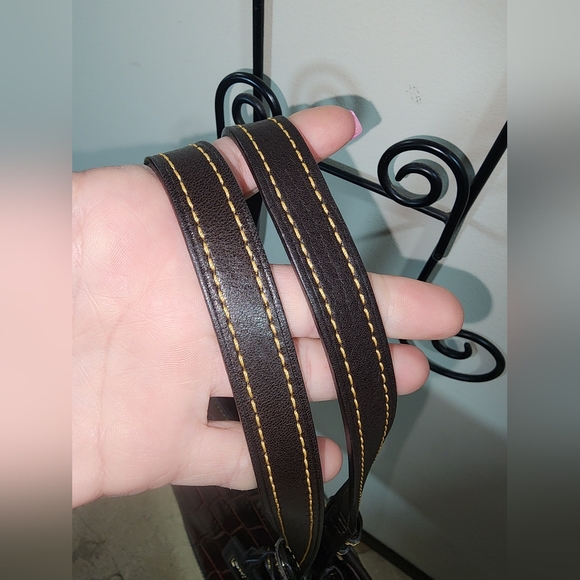 Dooney And Bourke Leather Croc Embossed Chocolate Shoulder Tote Purse Coin Pouch - Picture 12 of 14